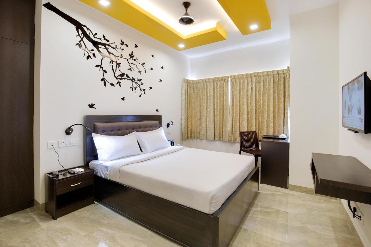 Crystal Lake Suites Coimbatore Exterior foto