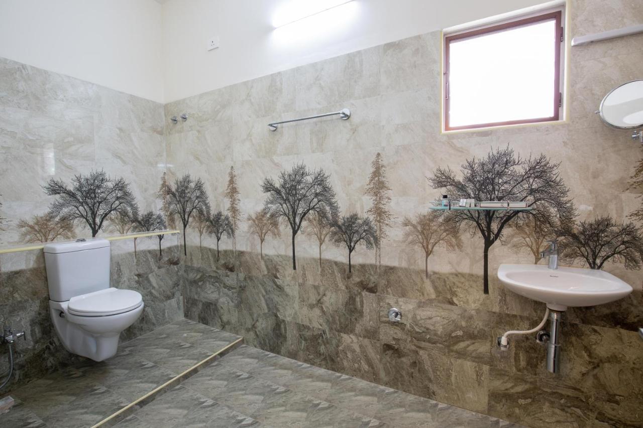 Crystal Lake Suites Coimbatore Exterior foto
